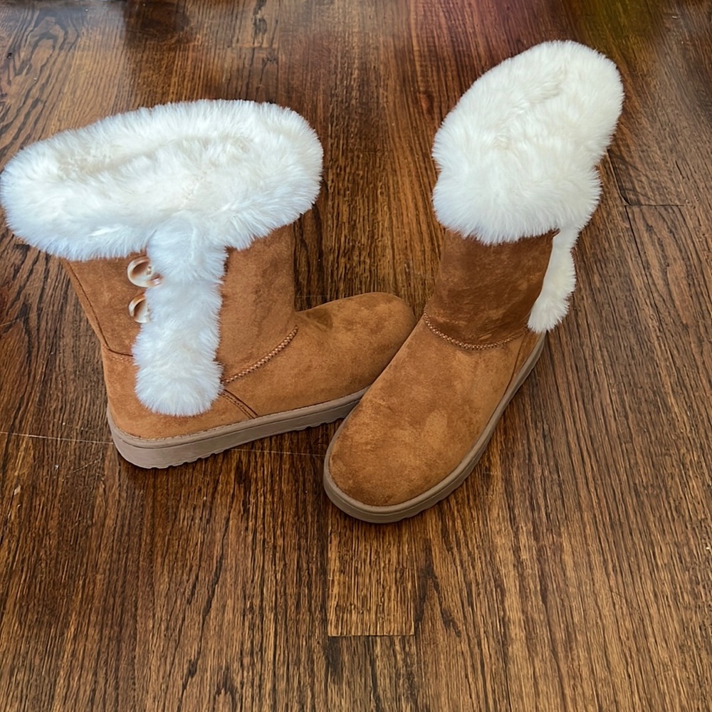 girls SO fur boots
